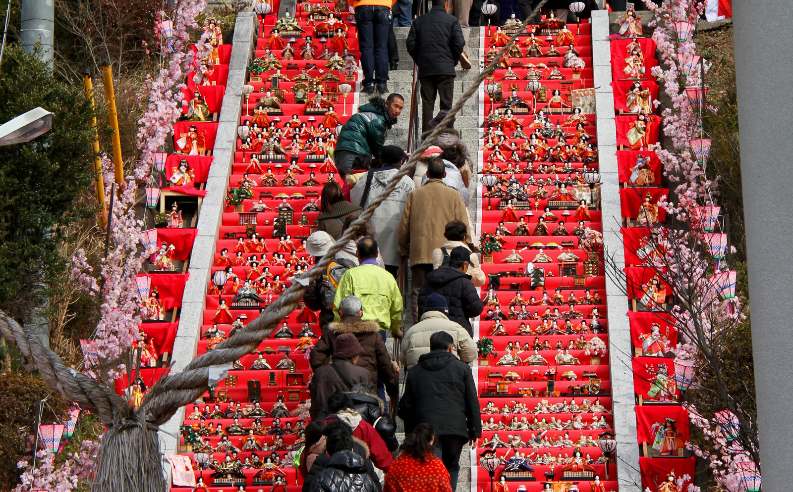 百段階段でひなまつり